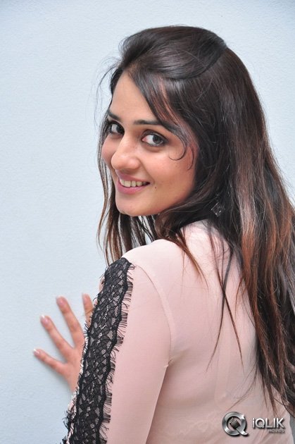 Nikitha-at-Terror-Movie-Logo-Launch